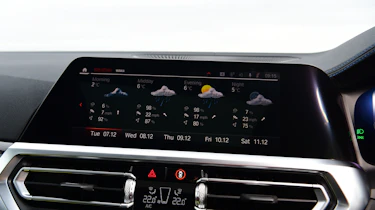 BMW M440i xDrive - screen