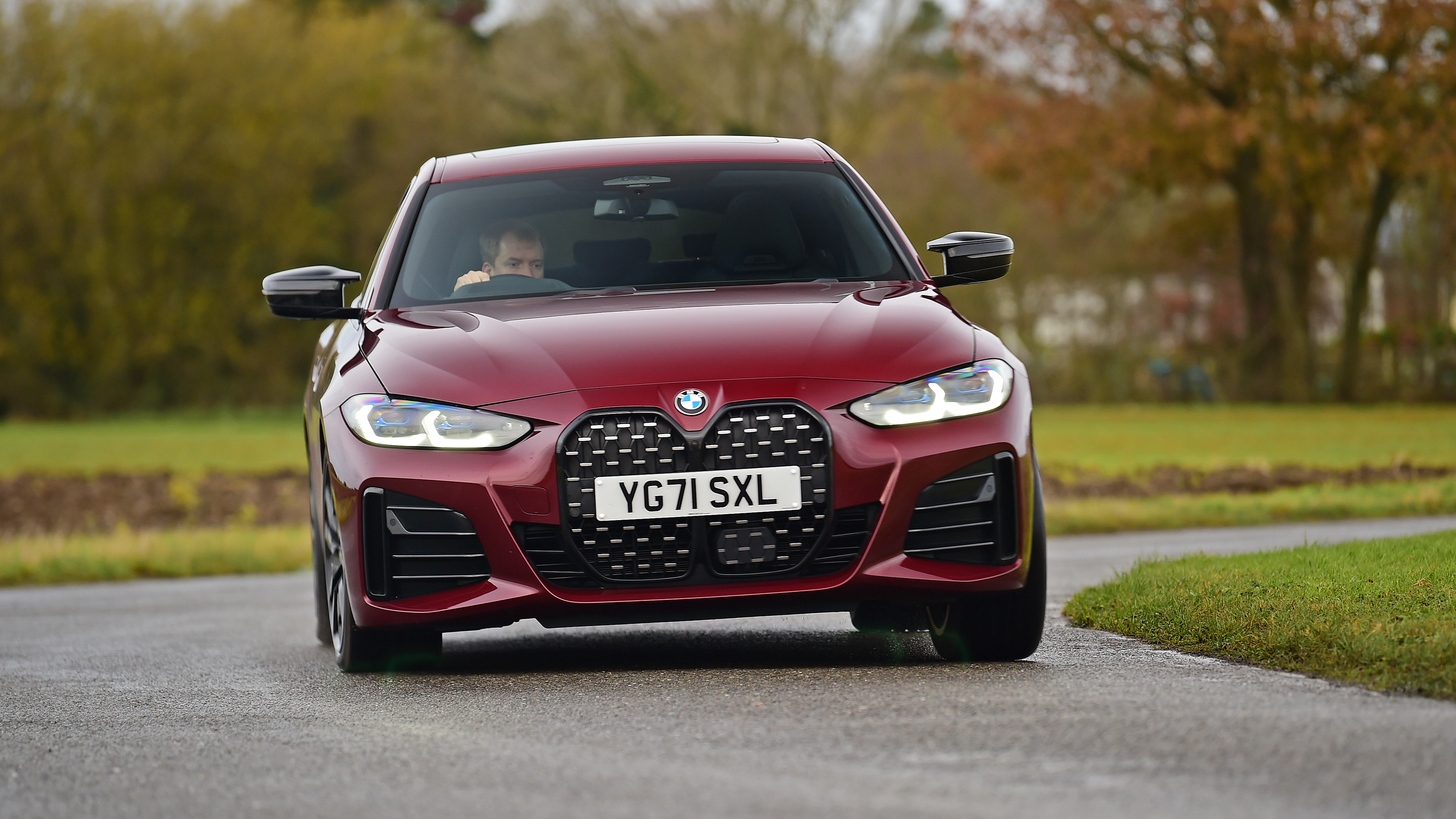 BMW M440i xDrive - front cornering