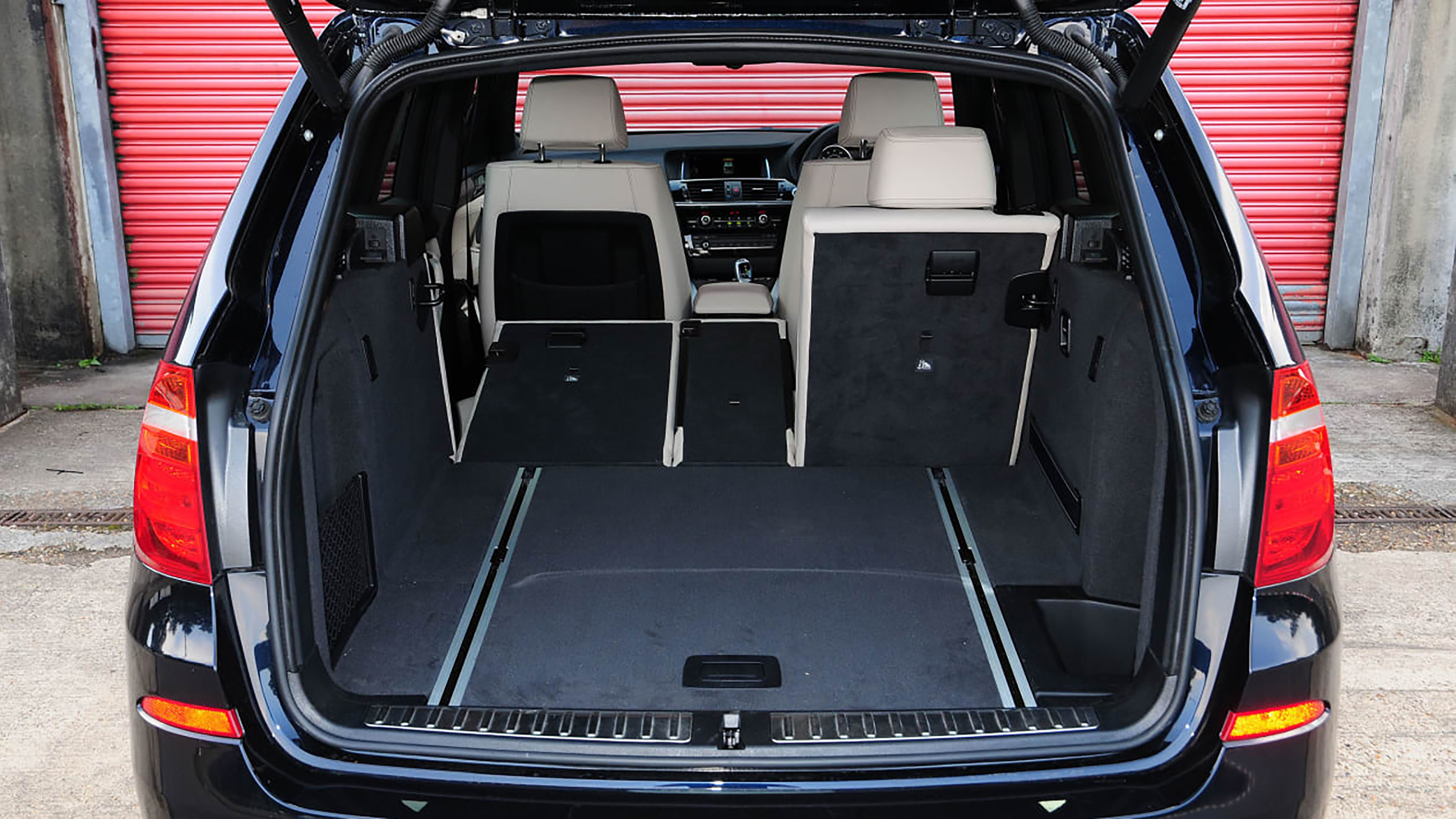 BMW X3 Mk2 - boot