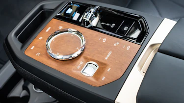BMW iX xDrive50 - control
