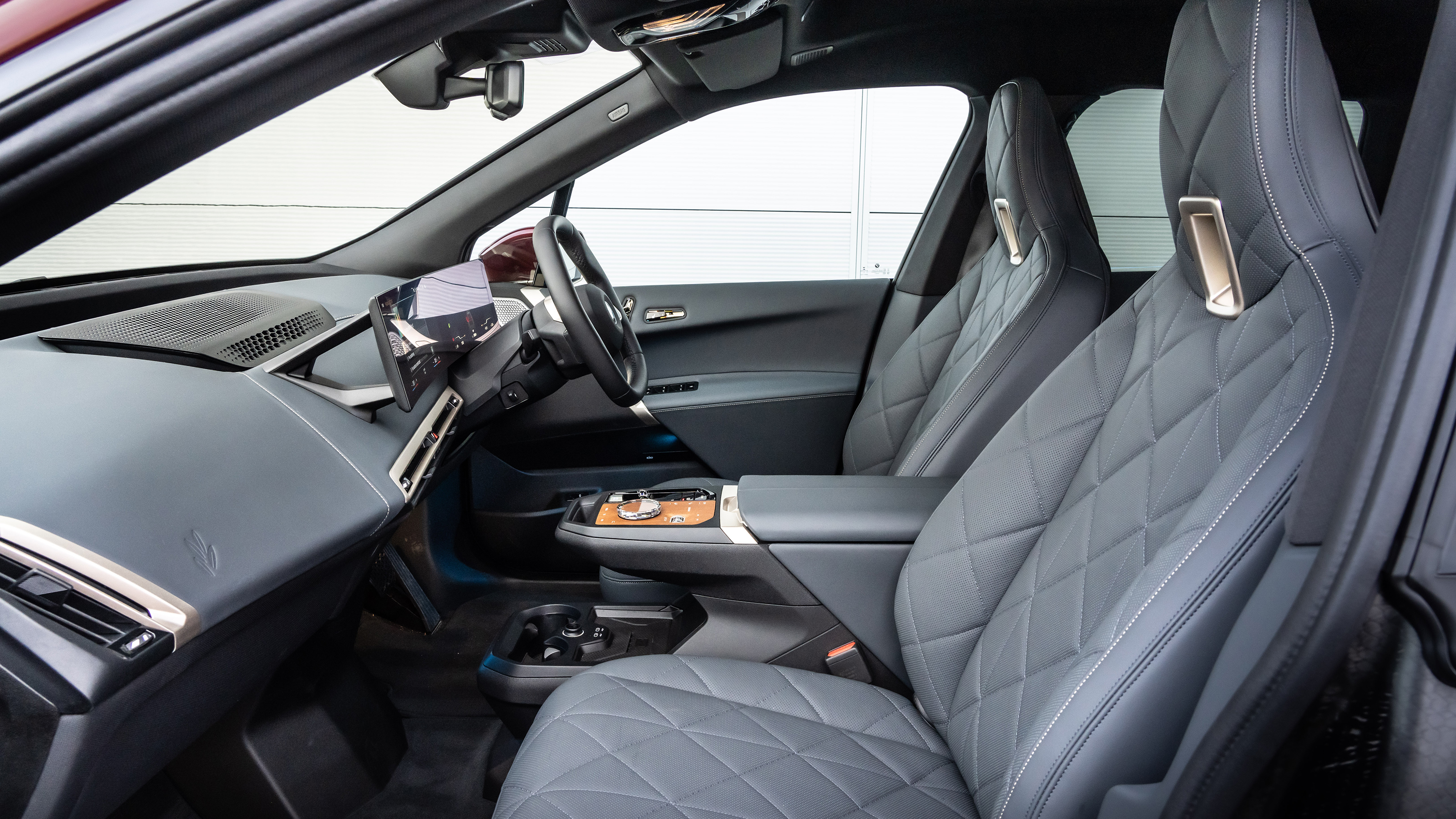 BMW iX xDrive50 - seats