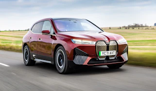 BMW iX xDrive50 - front tracking