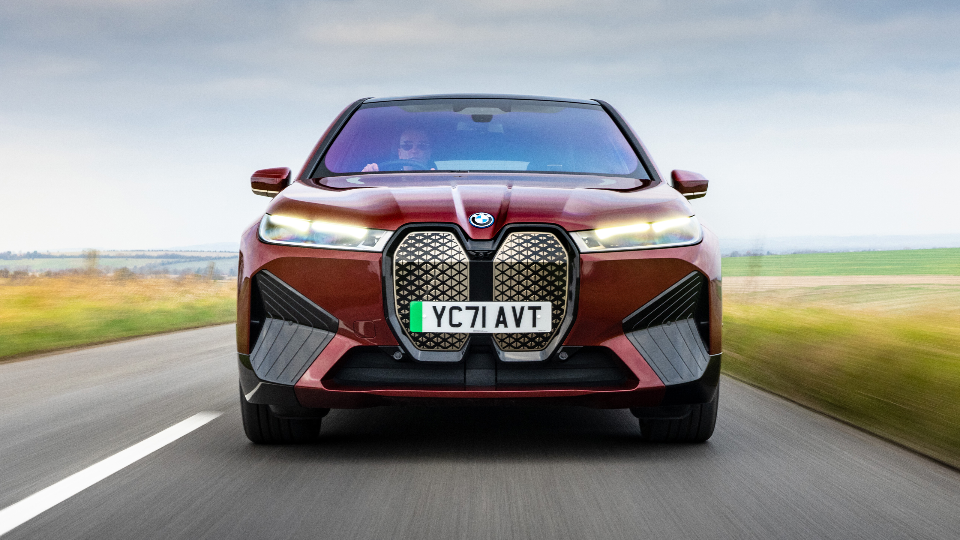 BMW iX xDrive50 - front