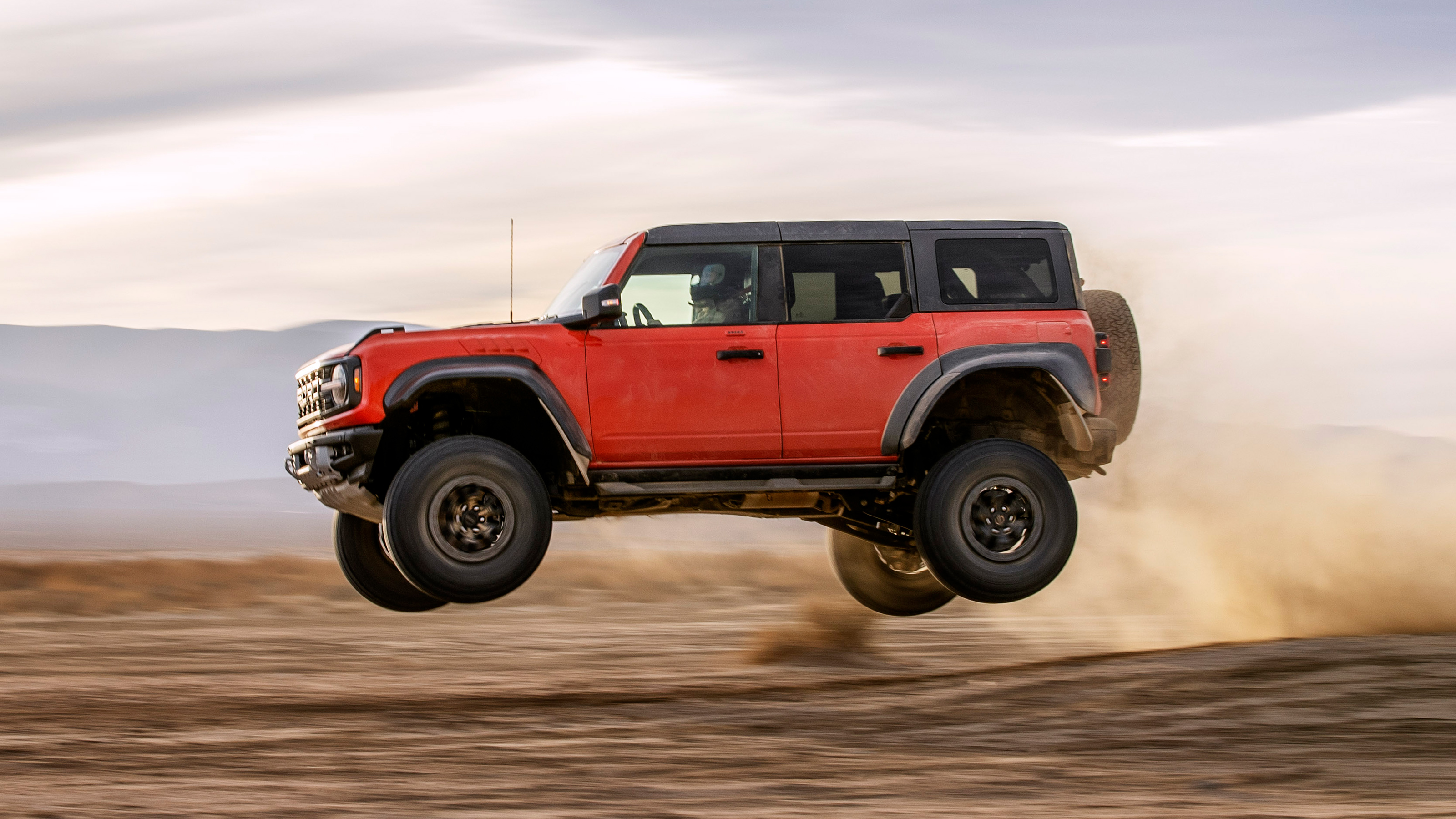 Ford Bronco Raptor - jump