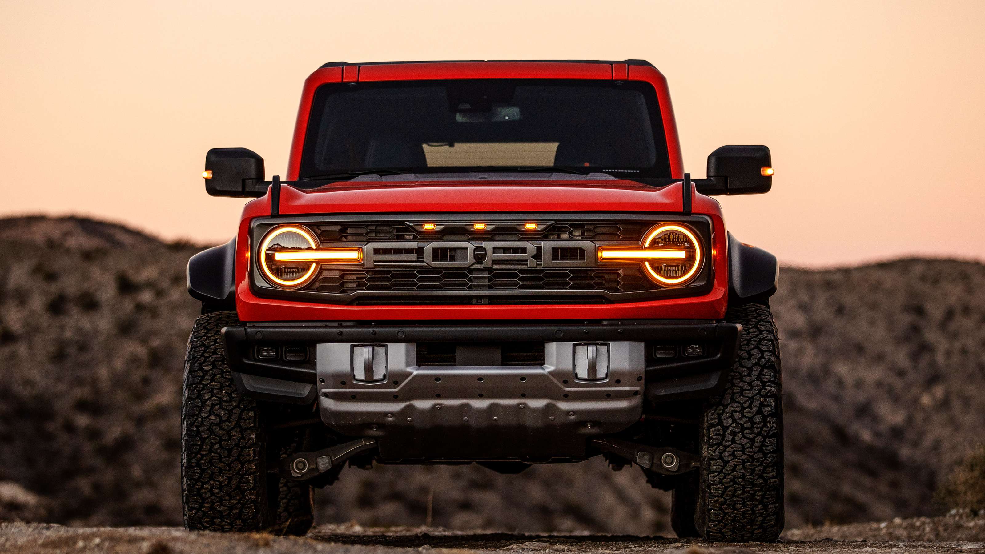 Ford Bronco Raptor - front