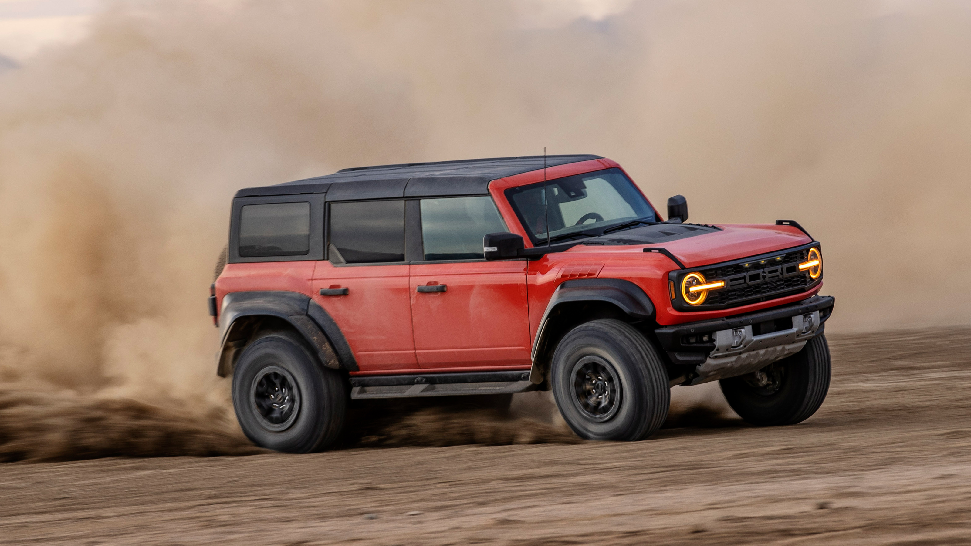 Ford Bronco Raptor - front