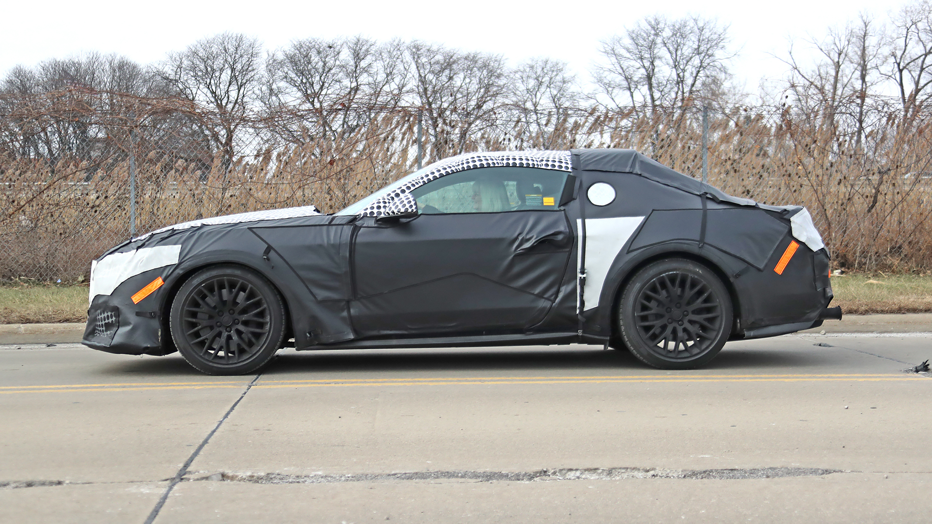 Ford Mustang 2023 spy - side