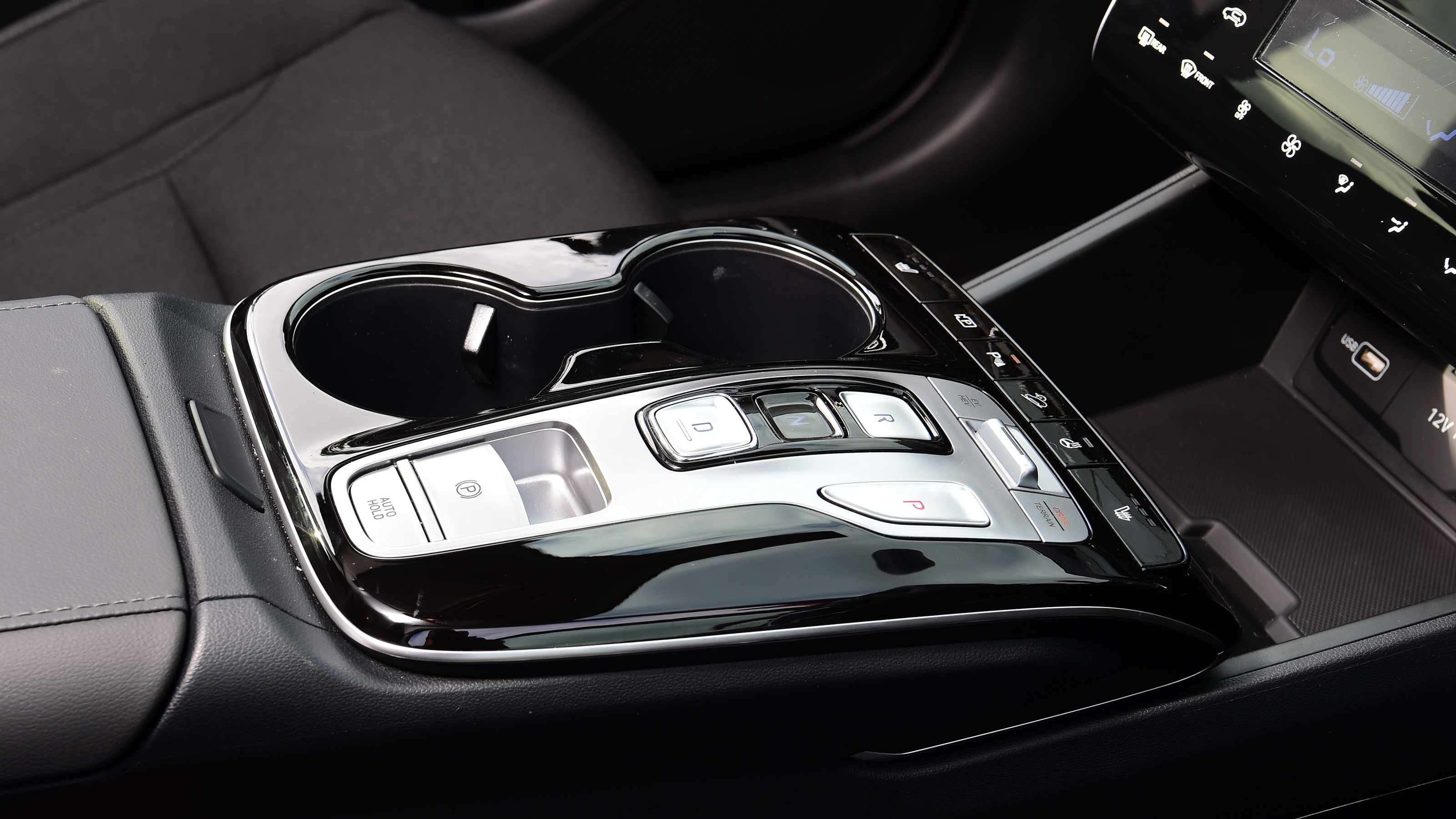 Hyundai Tucson PHEV - control