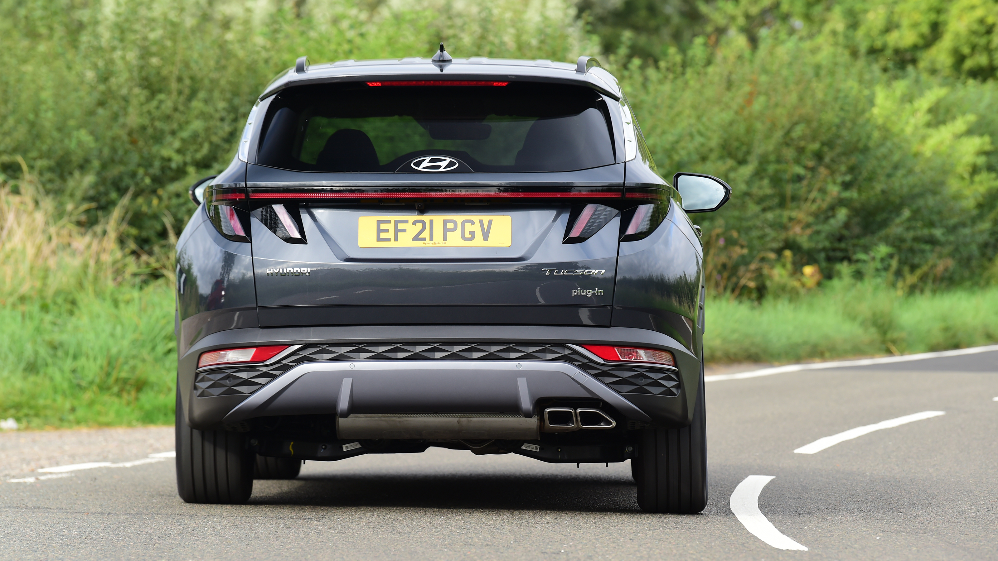 Hyundai Tucson PHEV - rear cornering