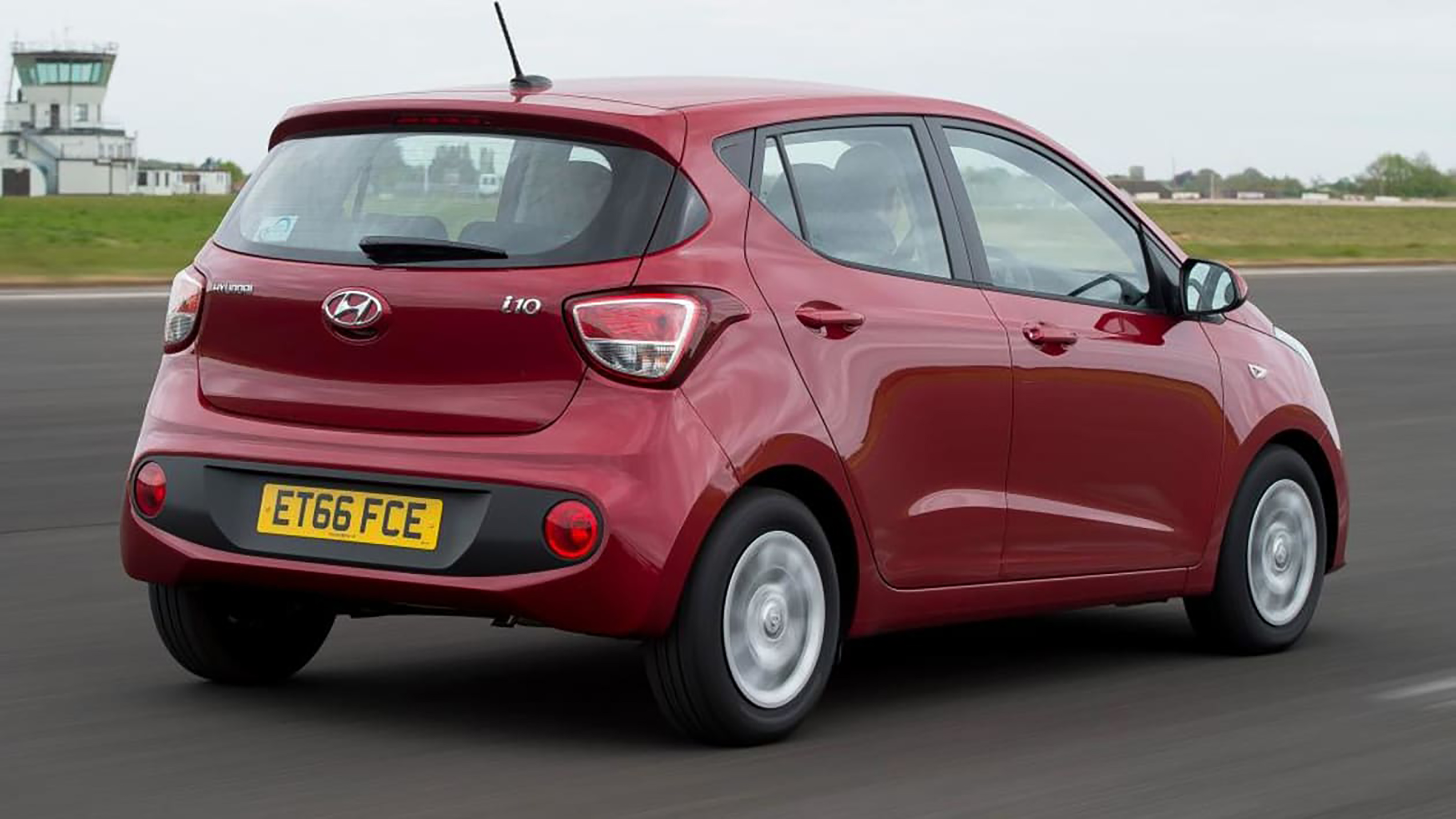 Hyundai i10 used guide - rear tracking