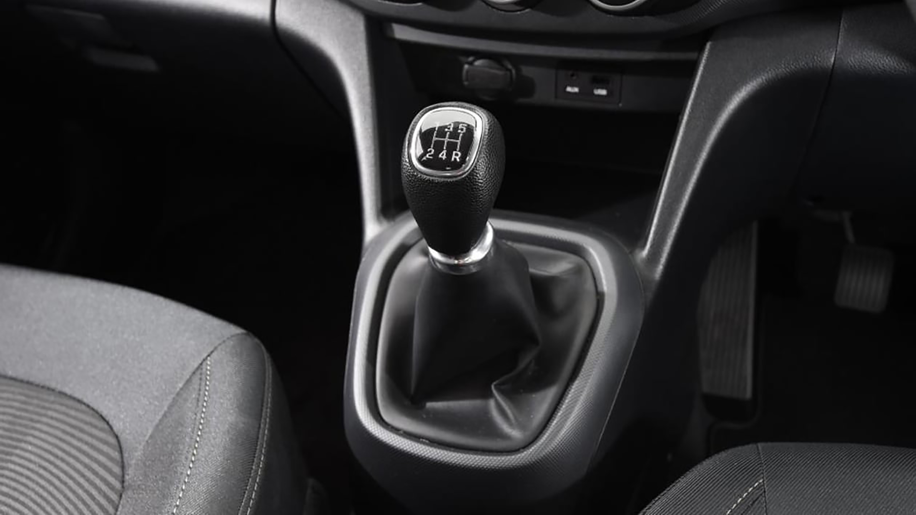 Hyundai i10 used guide - gear lever