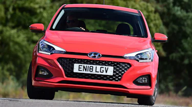 Hyundai i20 mk2 - front cornering