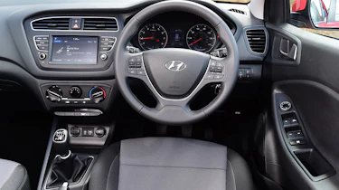 Hyundai i20 mk2 - interior
