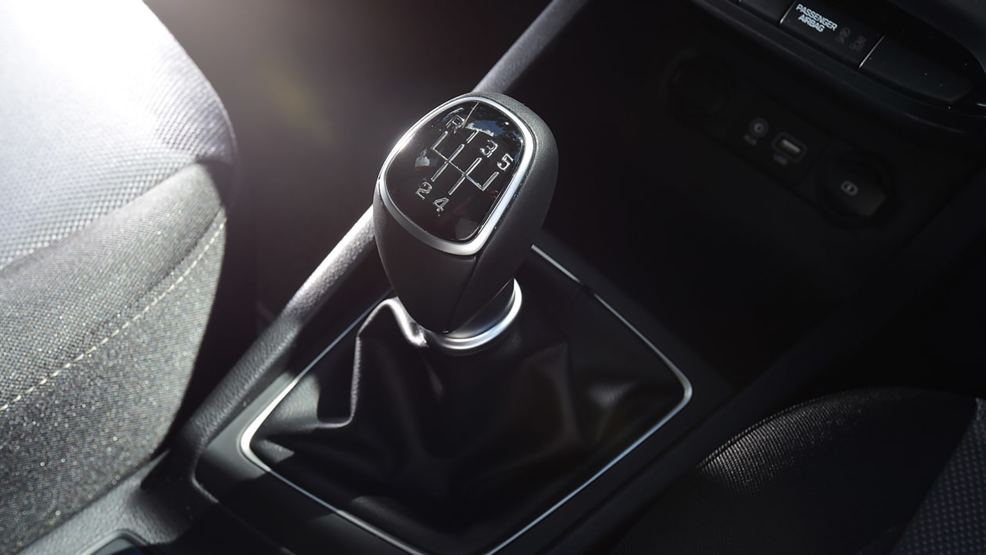Hyundai i20 mk2 - gear lever