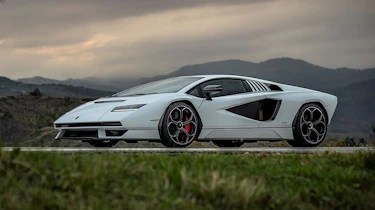 Lamborghini Countach - front
