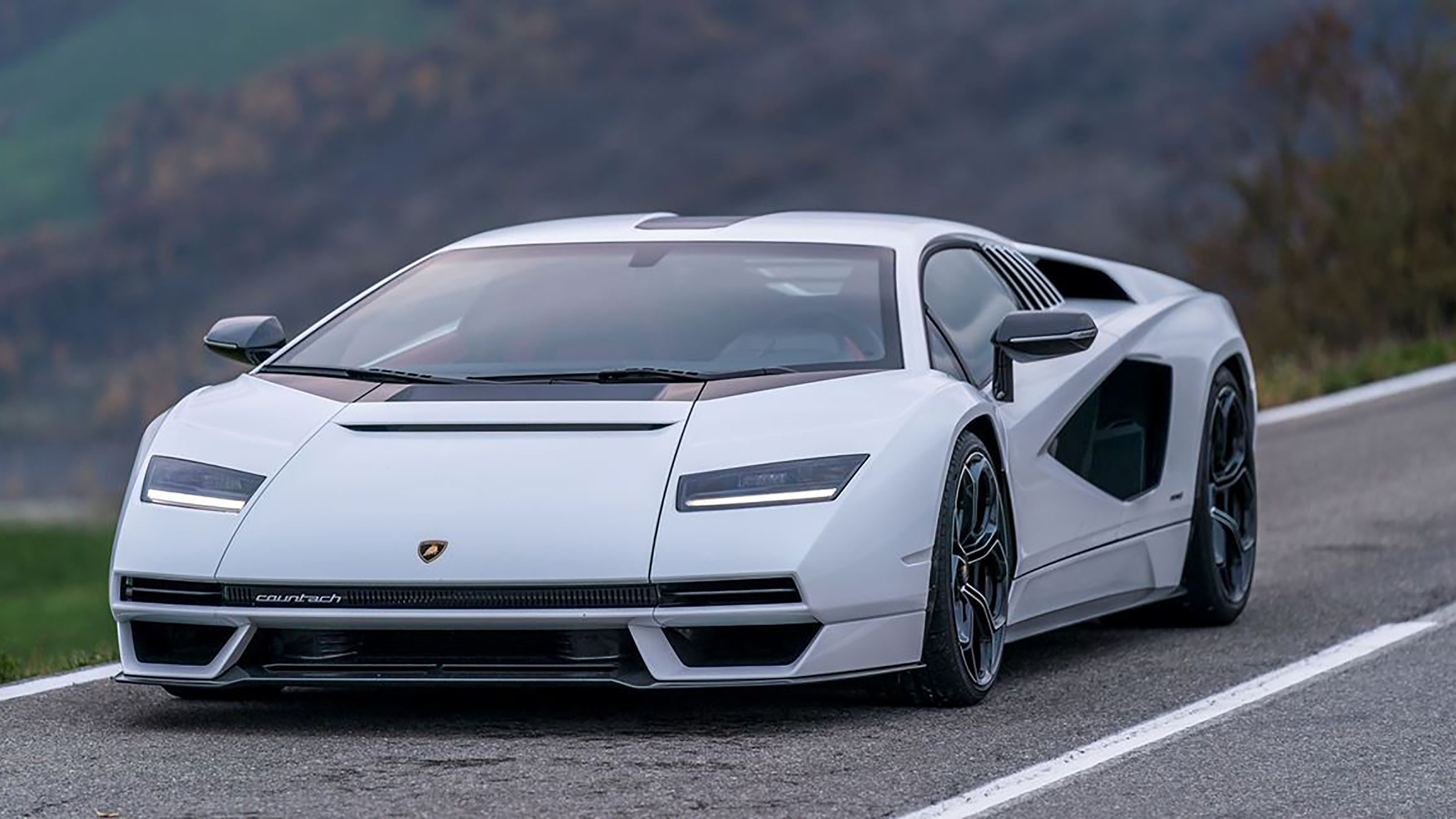 Lamborghini Countach - front