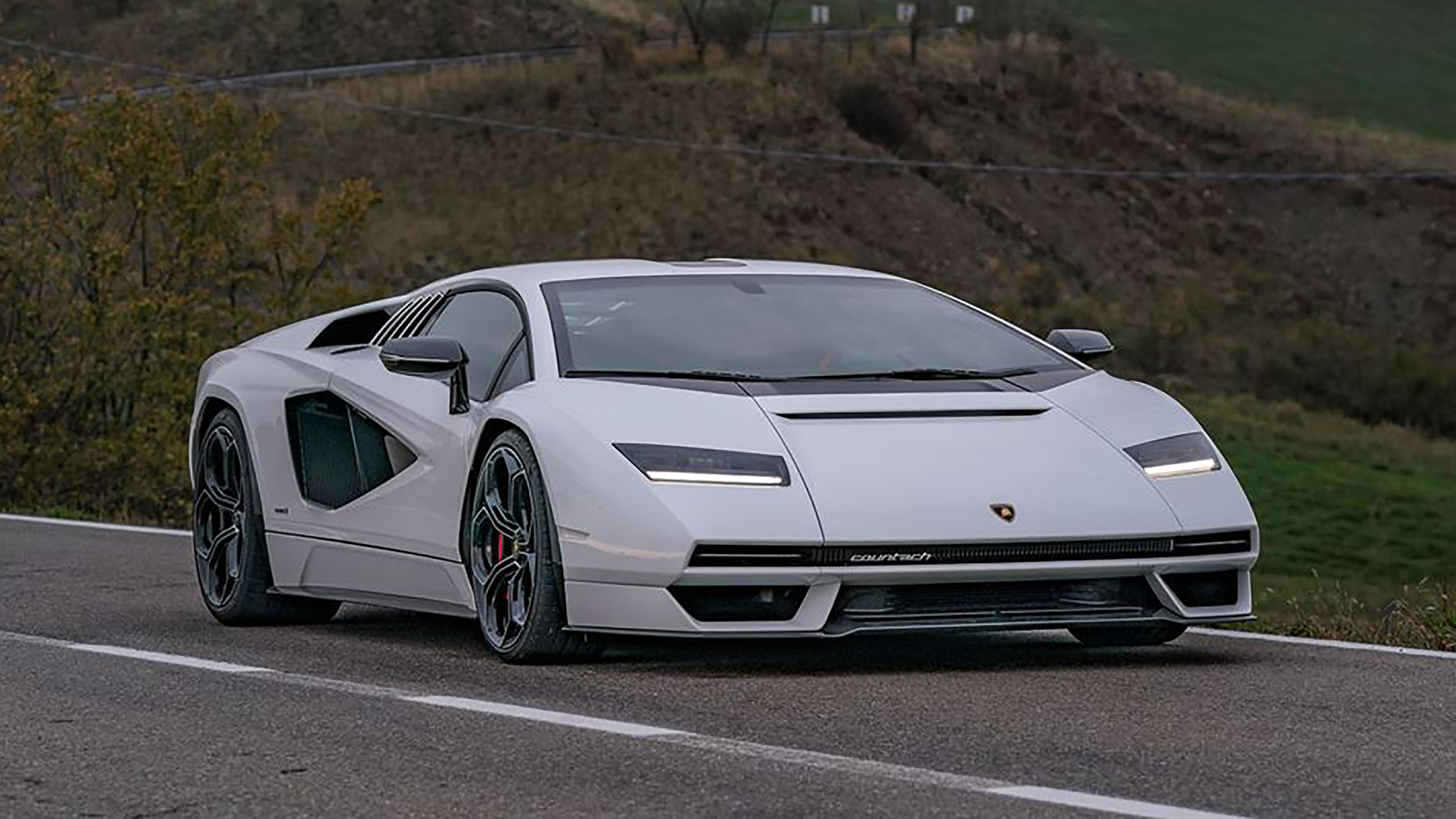 Lamborghini Countach - front