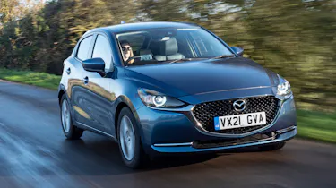 Mazda 2 hybrid - front tracking