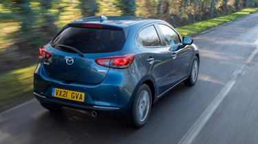 Mazda 2 hybrid - rear tracking