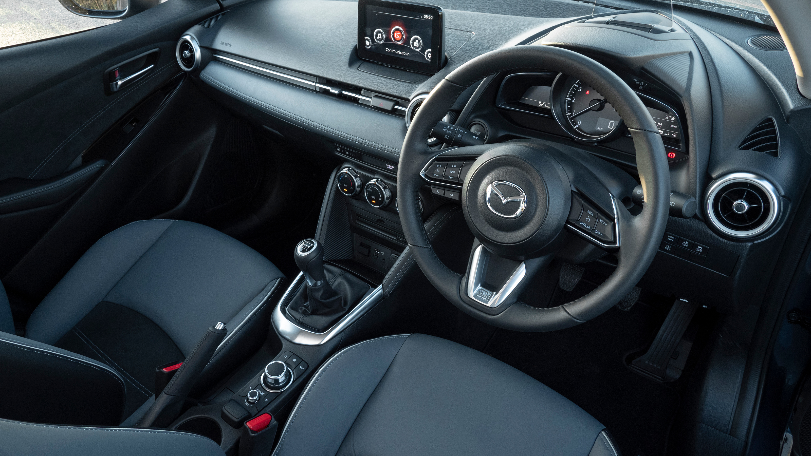 Mazda 2 hybrid - interior