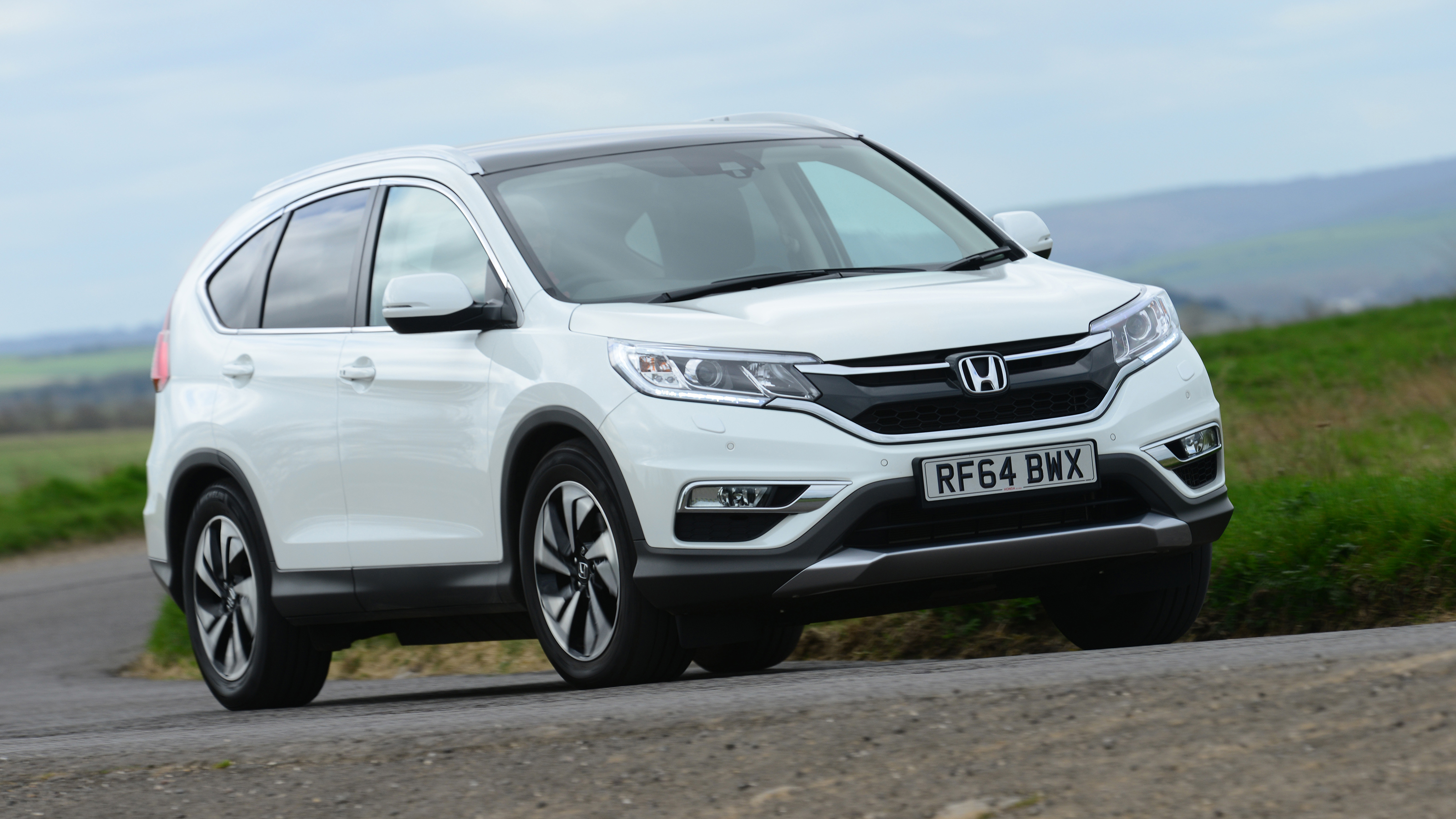 Honda CR-V - front cornering