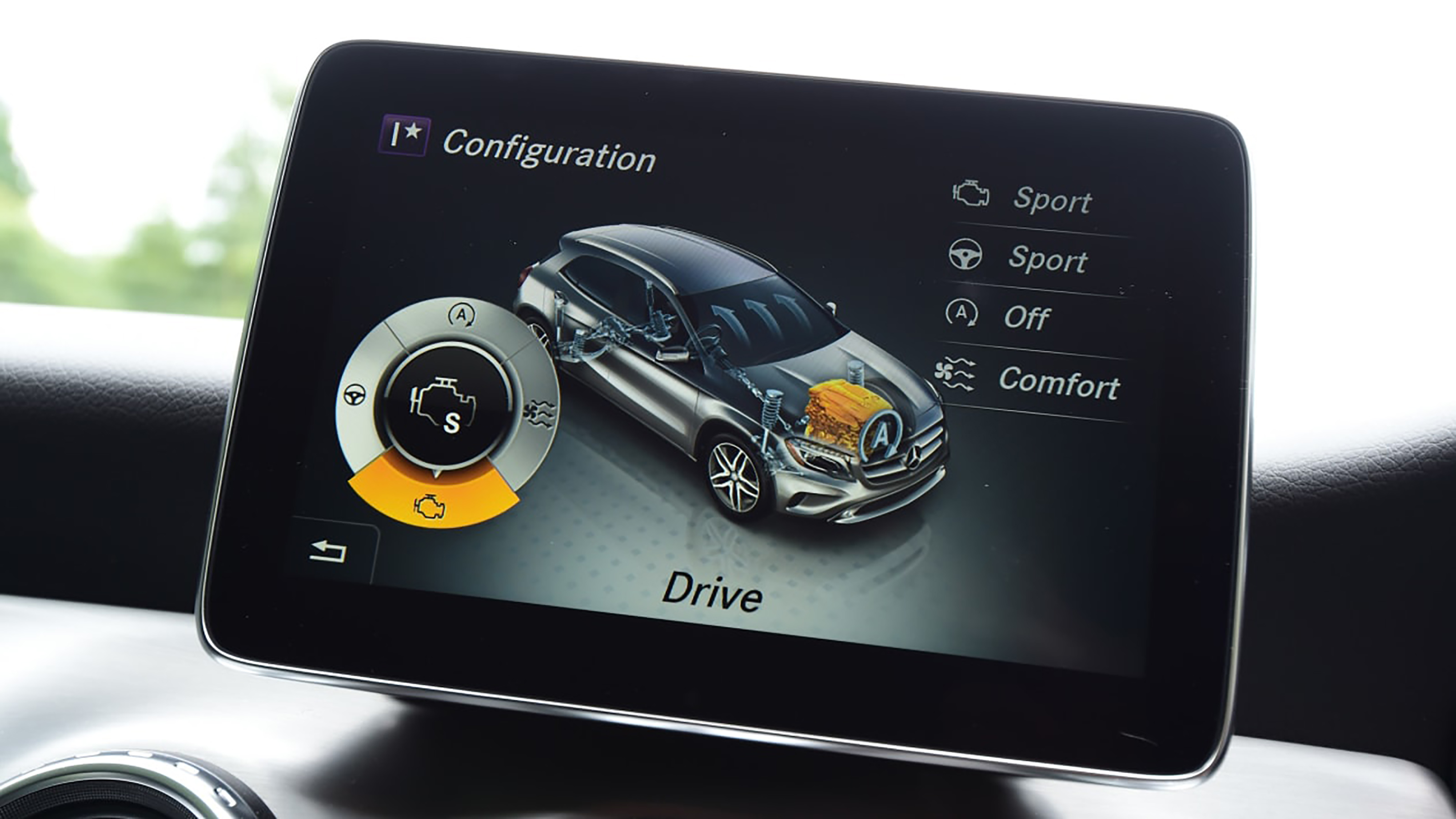 Mercedes GLA Mk1 used review - screen