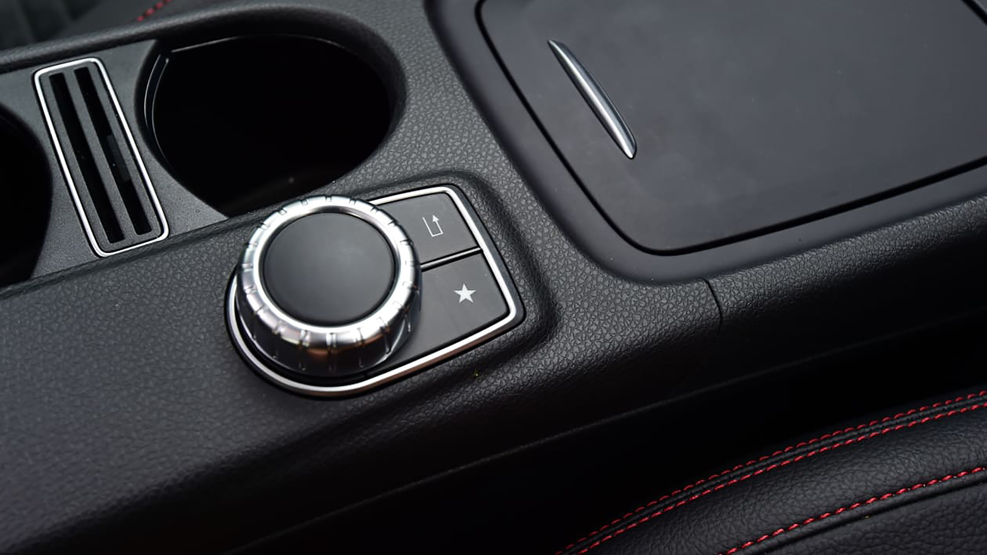 Mercedes GLA Mk1 used review - control