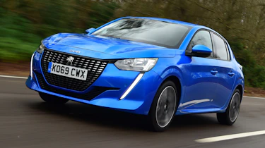 Peugeot 208 - side tracking