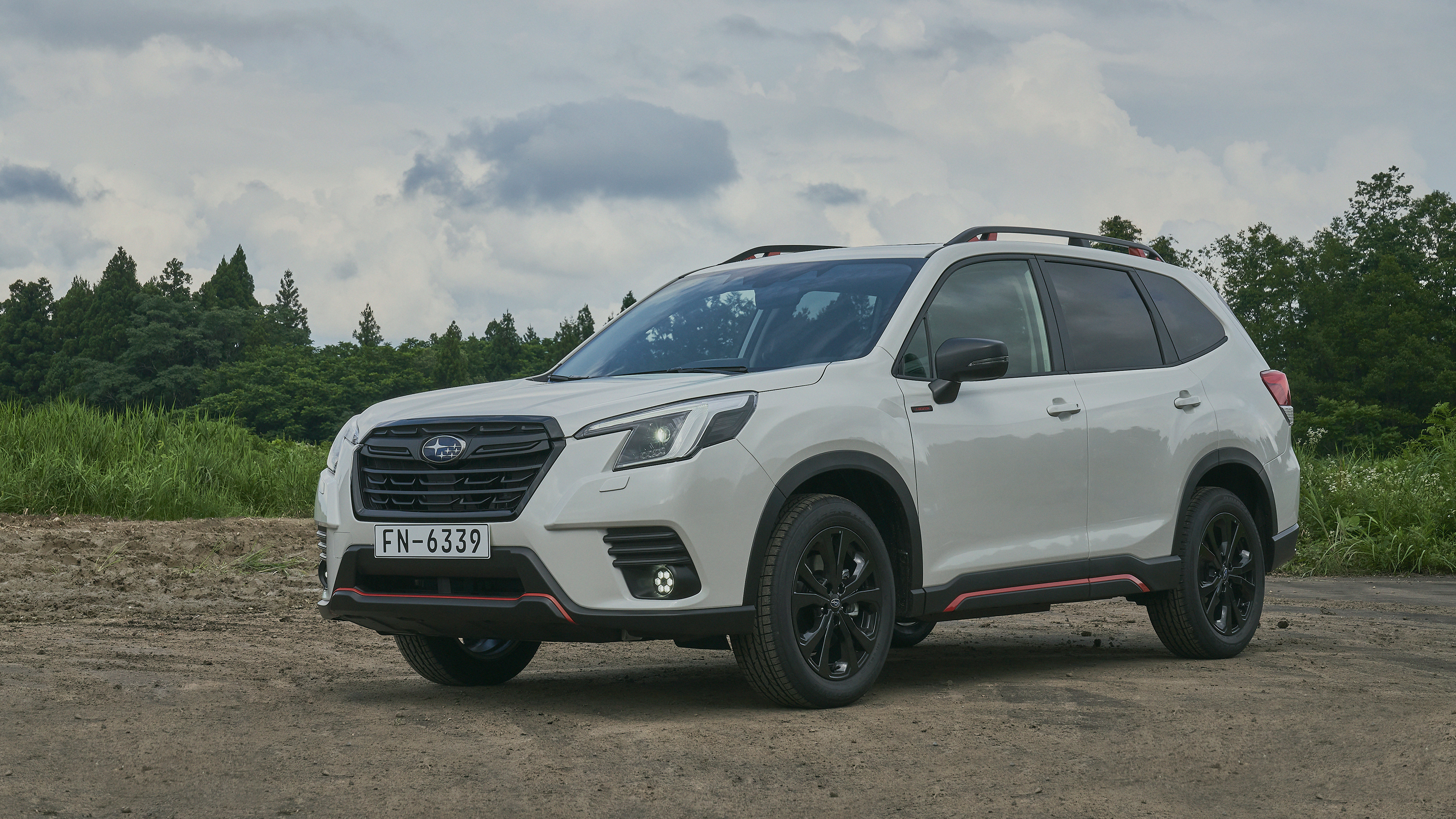 Subaru Forester e-Boxer - front
