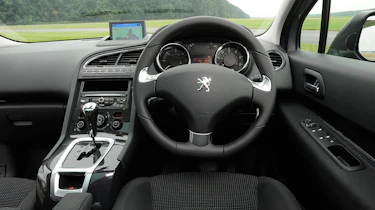 Used Peugeot 5008 Mk1 - interior