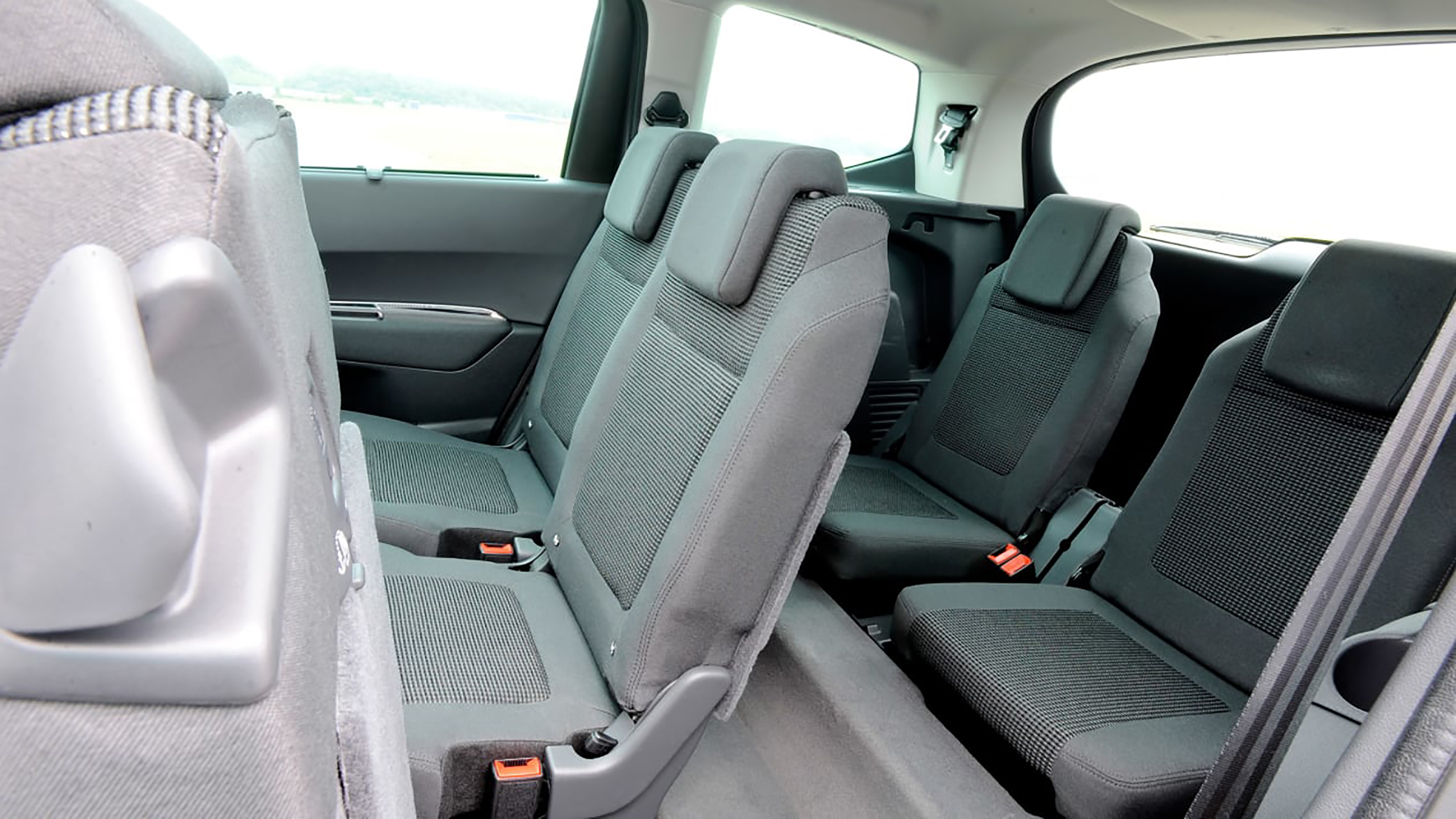 Used Peugeot 5008 Mk1 - seats