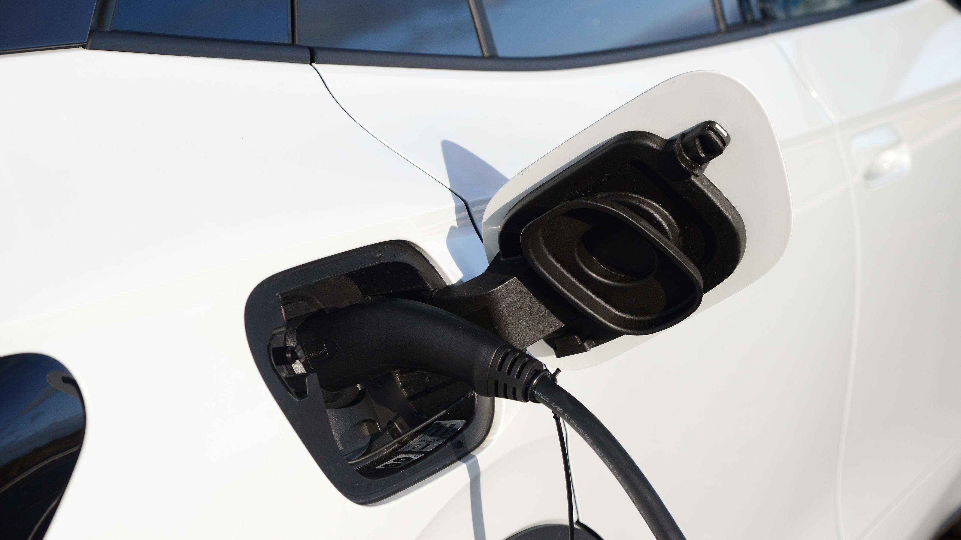 Volkswagen ID.4 GTX - charging