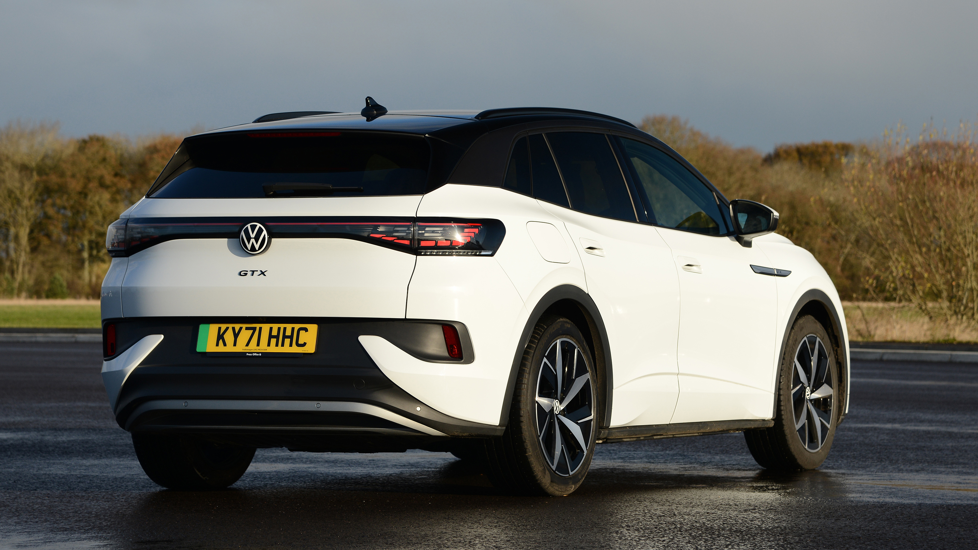 Volkswagen ID.4 GTX - rear