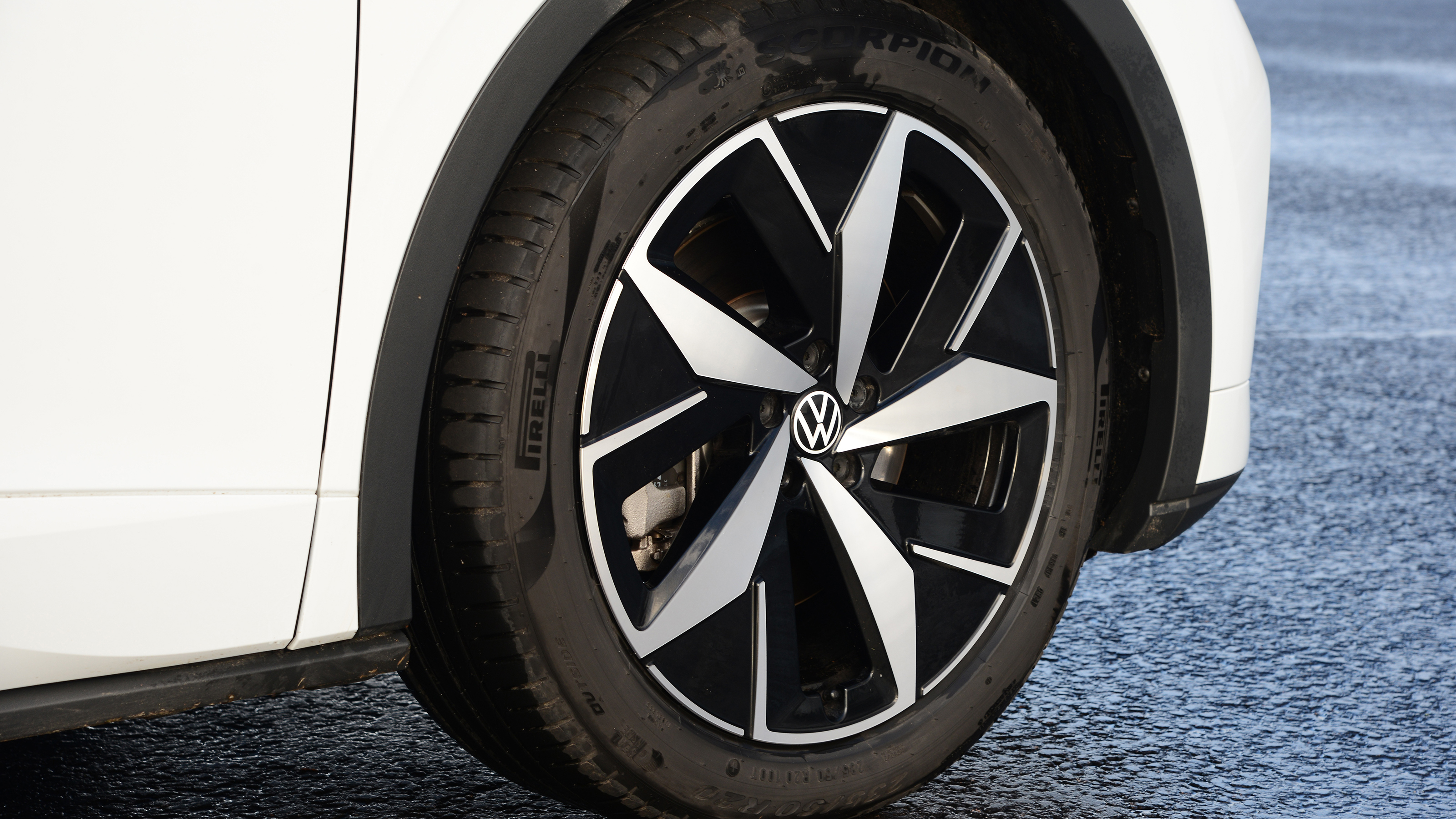Volkswagen ID.4 GTX - wheel