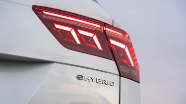 Volkswagen Tiguan eHybrid - brake light