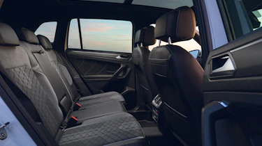 Volkswagen Tiguan eHybrid - rear seats