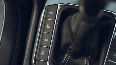 Volkswagen Tiguan eHybrid - button