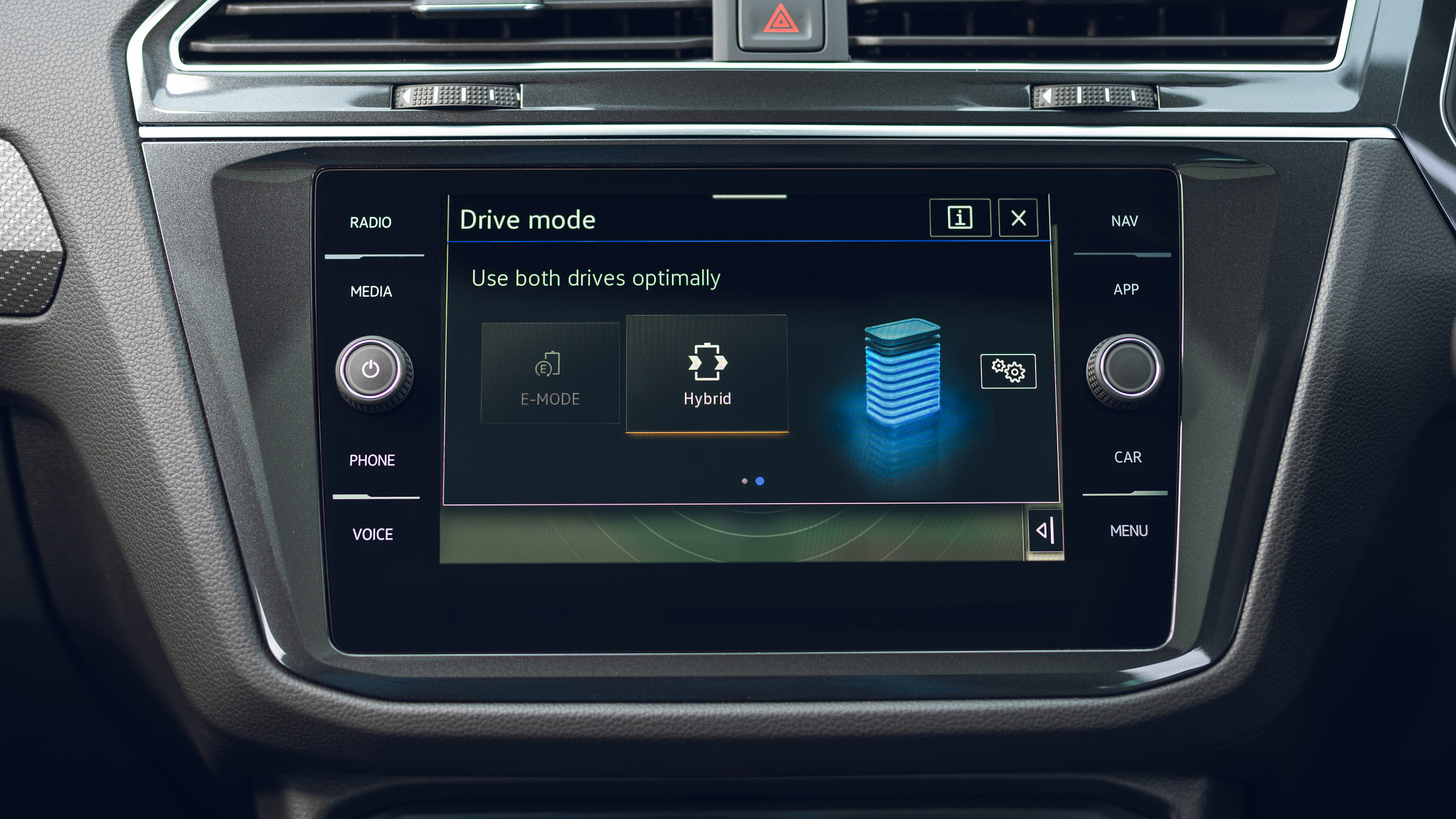 Volkswagen Tiguan eHybrid - screen