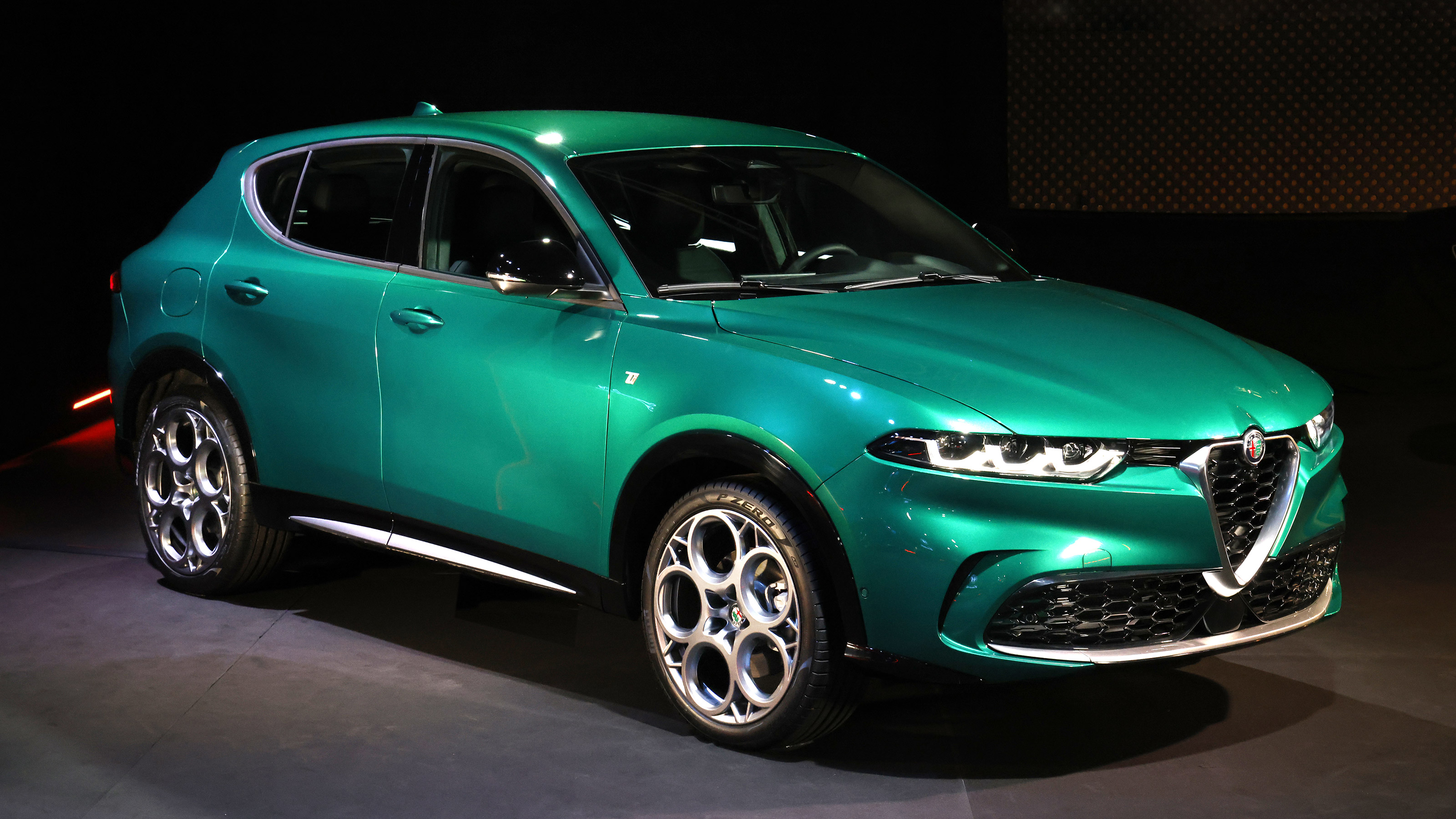 Alfa Romeo Tonale - front green