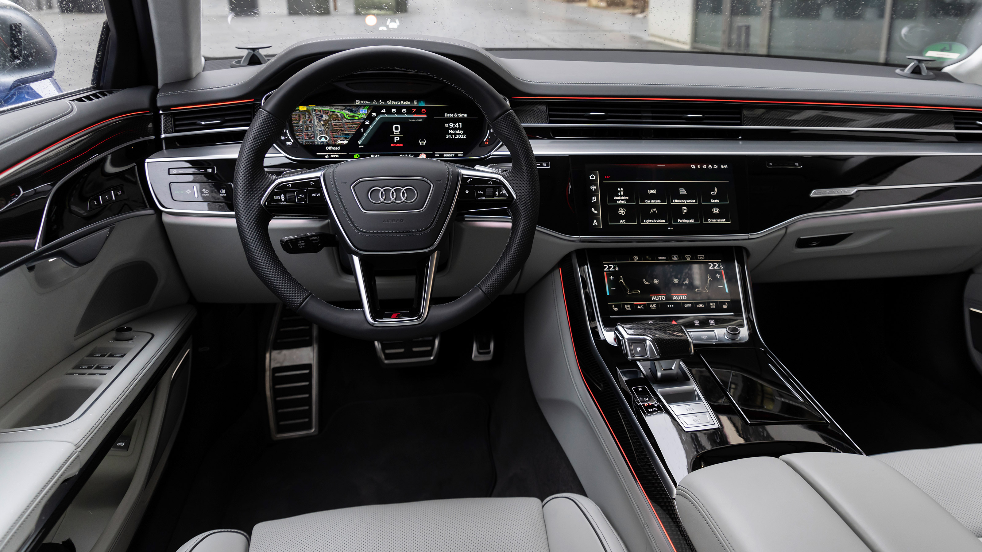 Audi S8 - dash