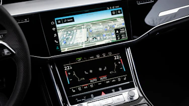 Audi A8 60 TFSI e - sat-nav