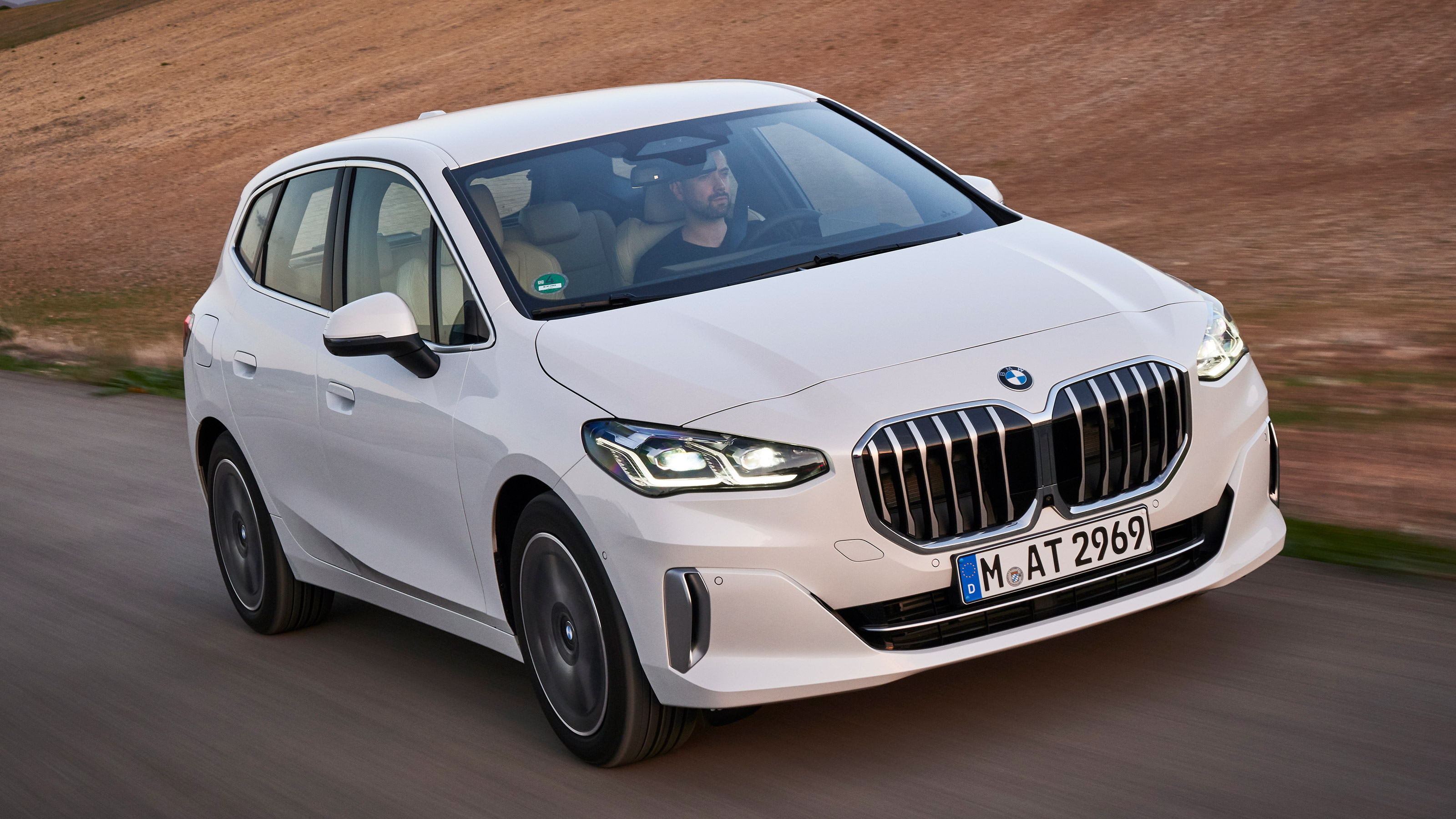 BMW 2 Series Active Tourer - front tracking