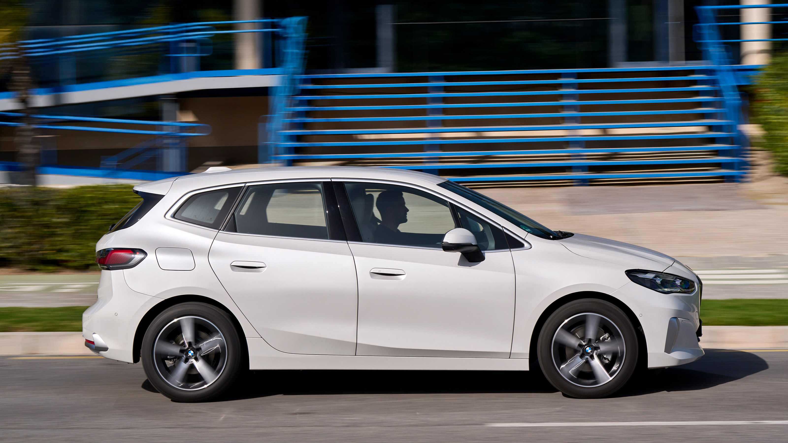 BMW 2 Series Active Tourer - side