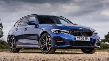 BMW 330e Touring - front static