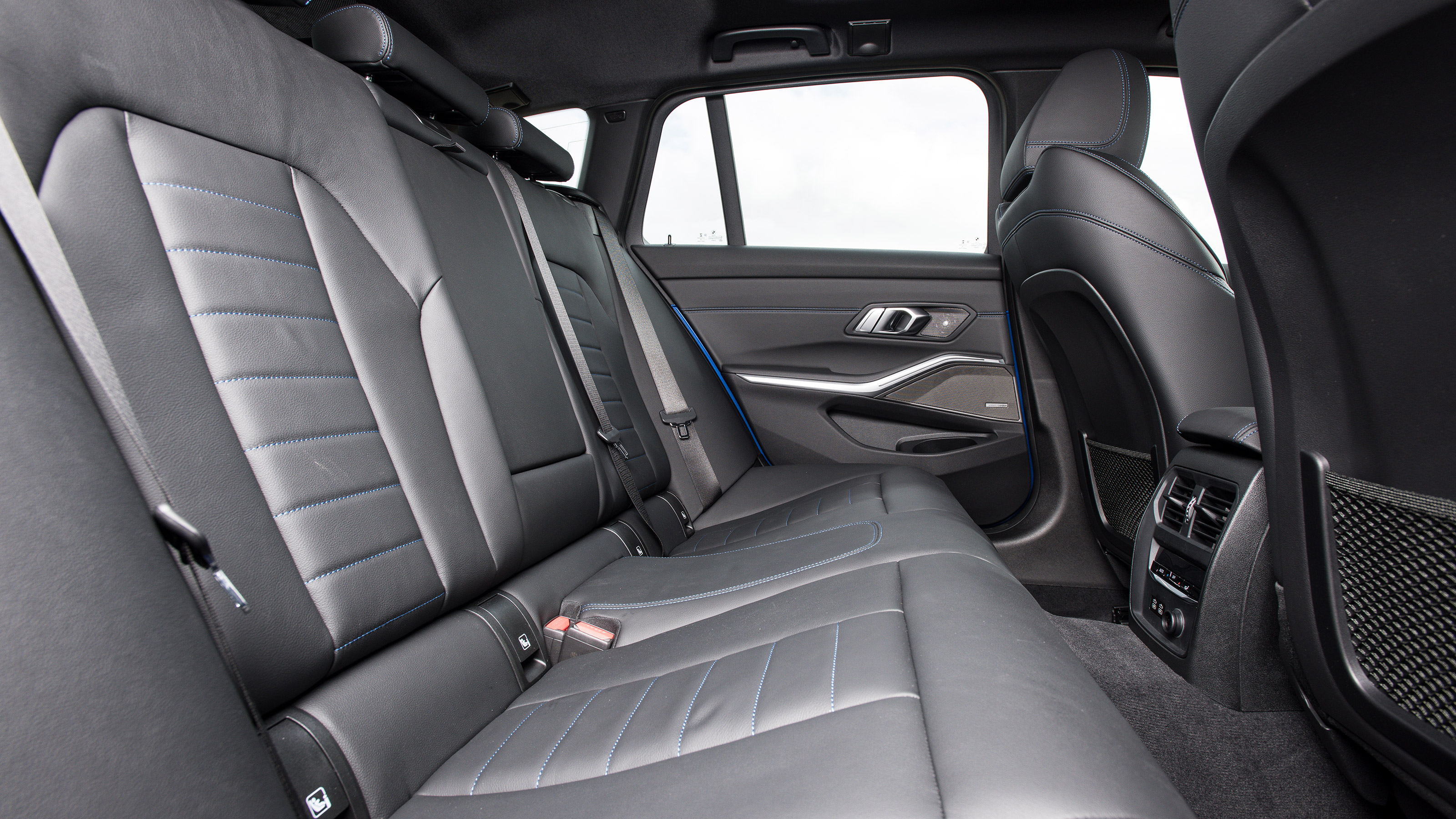 BMW 330e Touring - rear seats