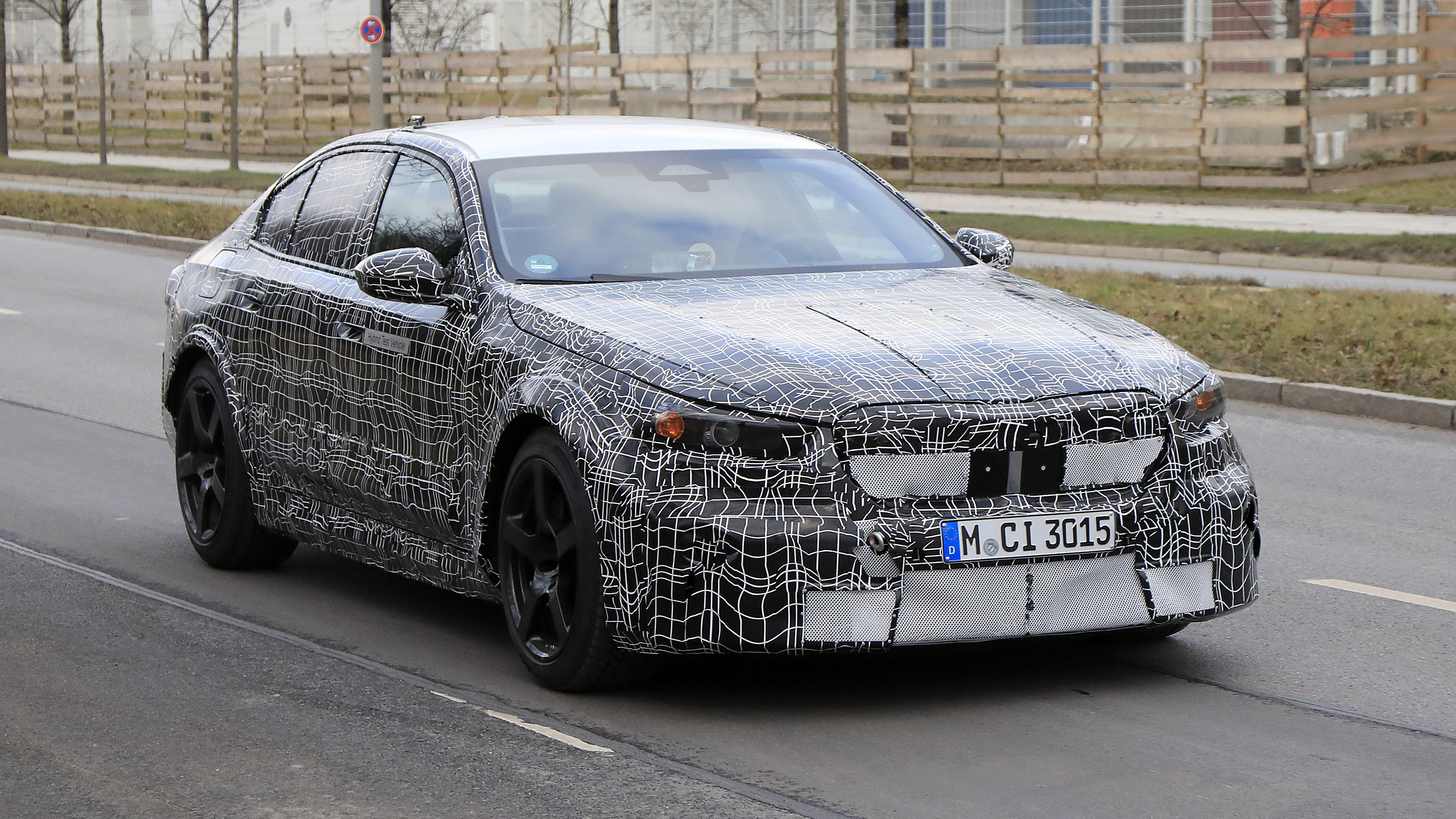 BMW M5 - spyshot 2