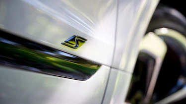 Bentley Bentayga V8 S - S badge