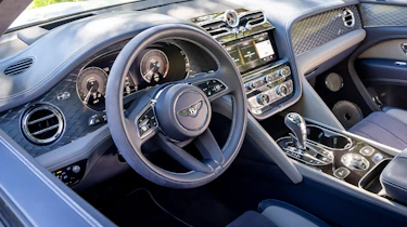 Bentley Bentayga V8 S - steering wheel