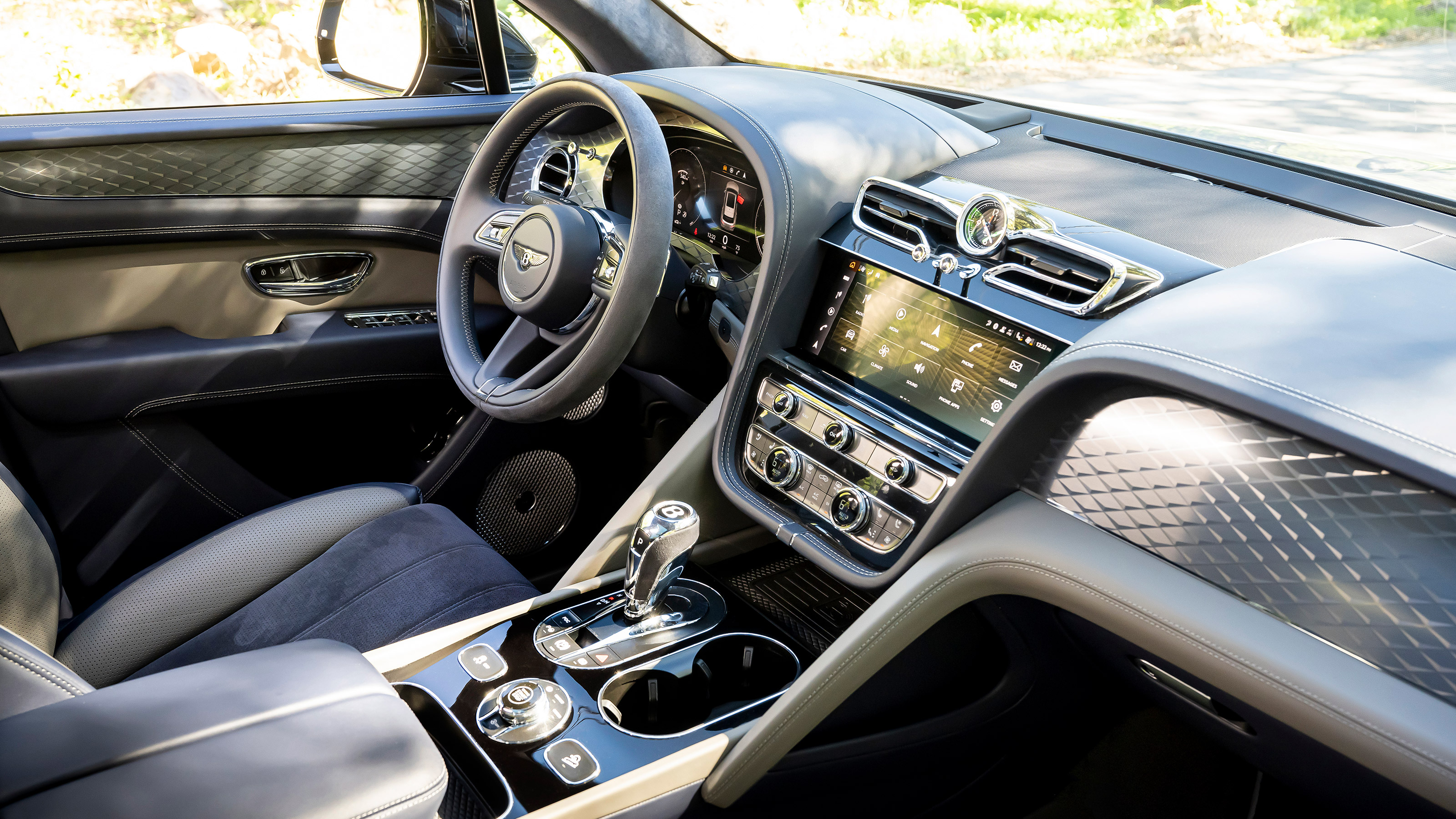Bentley Bentayga V8 S - cabin