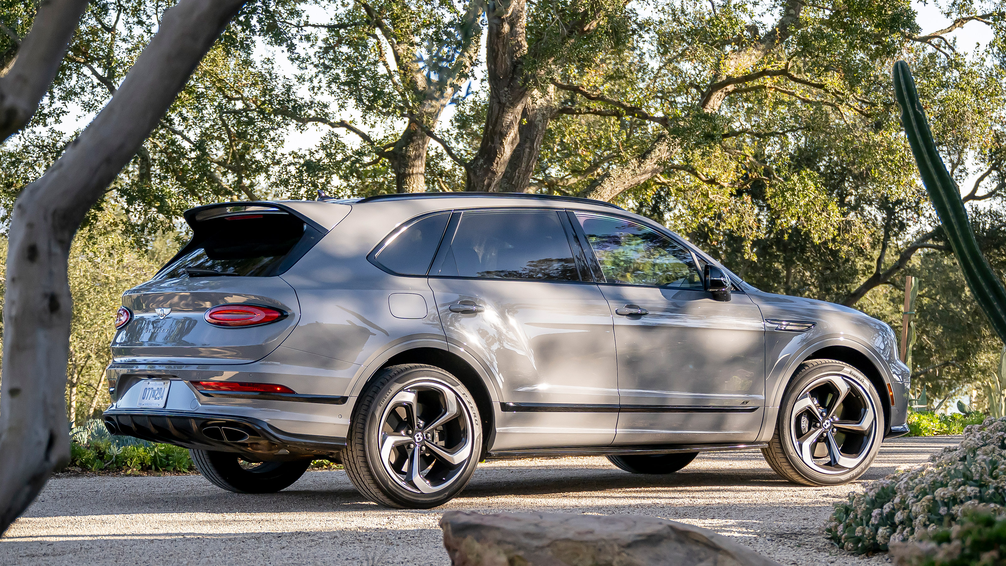 Bentley Bentayga V8 S - rear static
